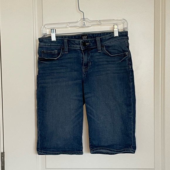 Gap Medium Wash Denim Shorts - Picture 1 of 4